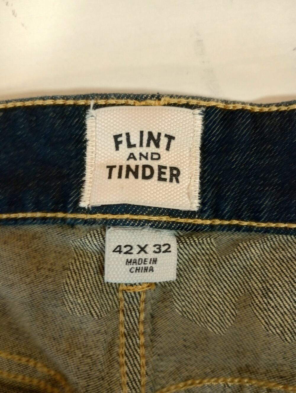 NWoT Flint and Tinder Jeans Men's 42x32 Dark Wash Athletic Tapered Fit (0992)